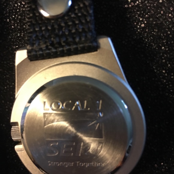 HAMPDEN General Motors suggestion watch. - Picture 5 of 6